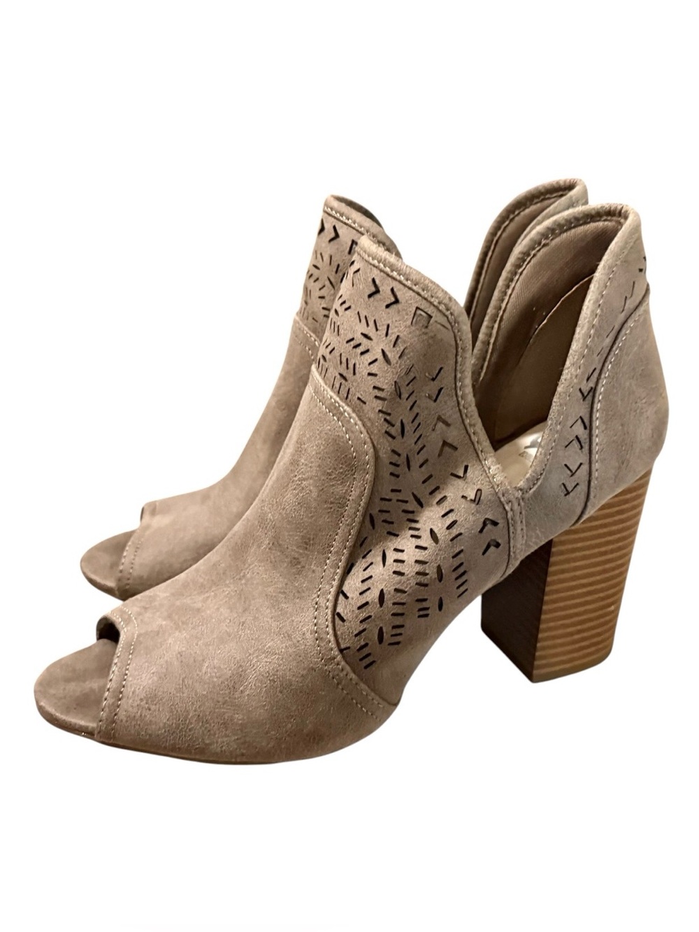 fergalicious by fergie Women’s Harvey Peep Toe Heel Ankle Boots